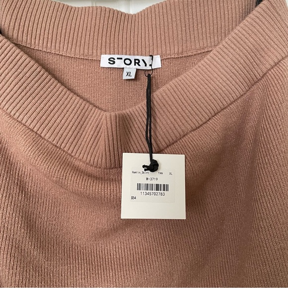 STORY Women’s Camel Knit Skirt - Picture 2 of 4